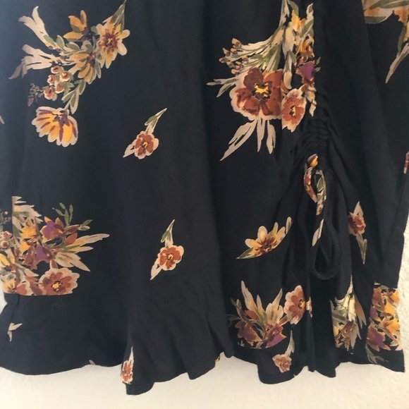 Saltwater Luxe Brantley Black Floral Cinch Dress size M - Picture 12 of 14